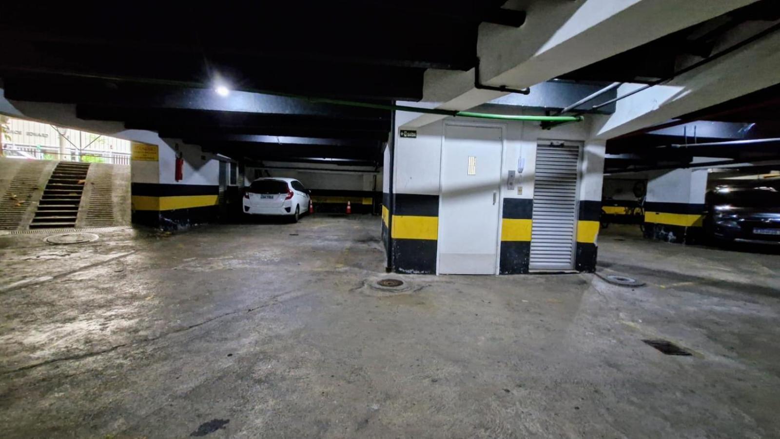 Apartamento Rua Santa Clara Andar Alto Vista Livre Com Garagem *